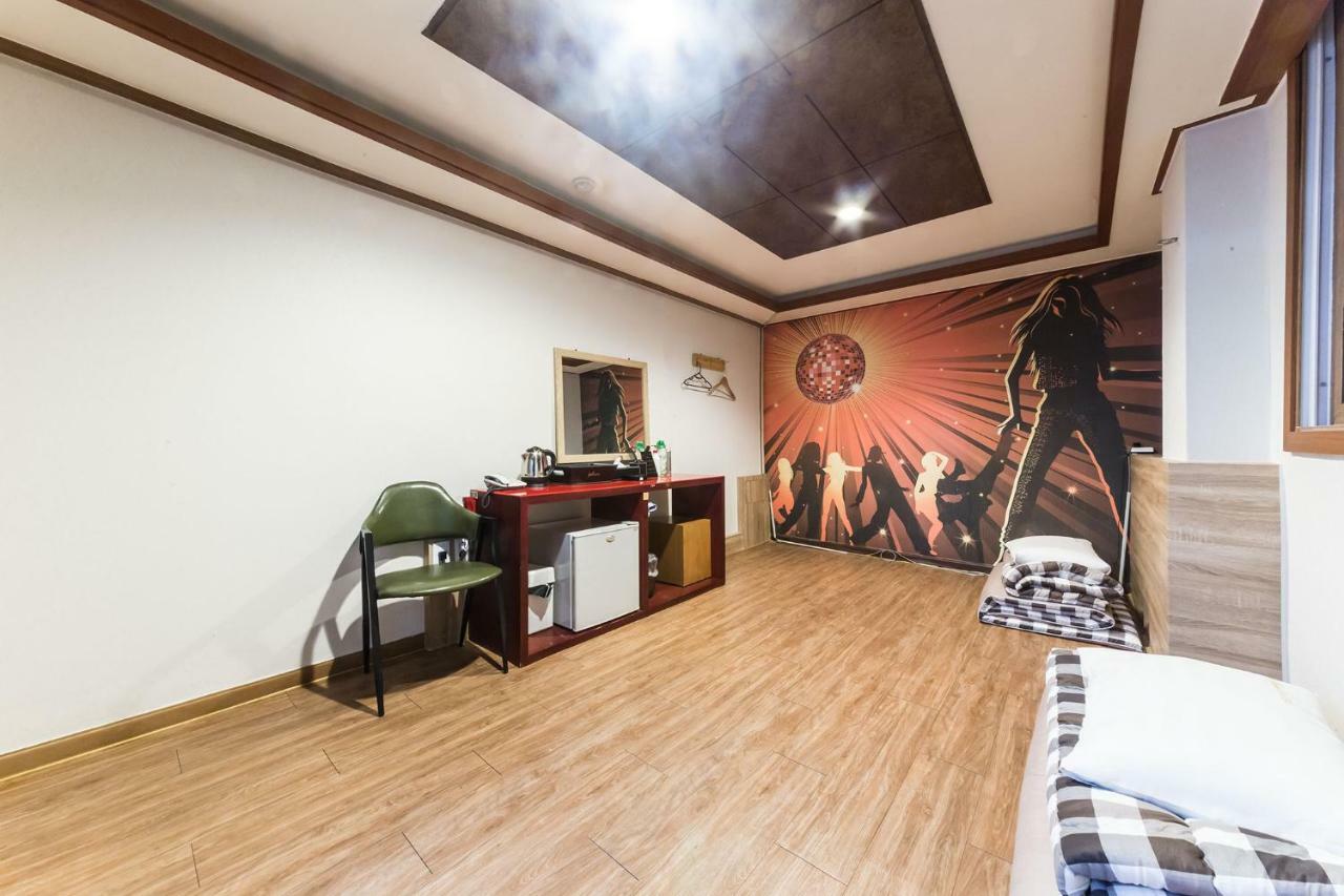 Pocheon Royal Hotel Екстериор снимка