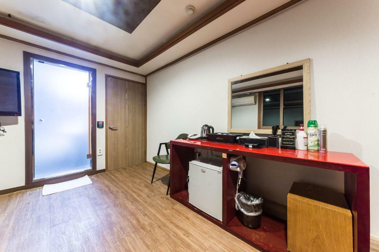 Pocheon Royal Hotel Екстериор снимка